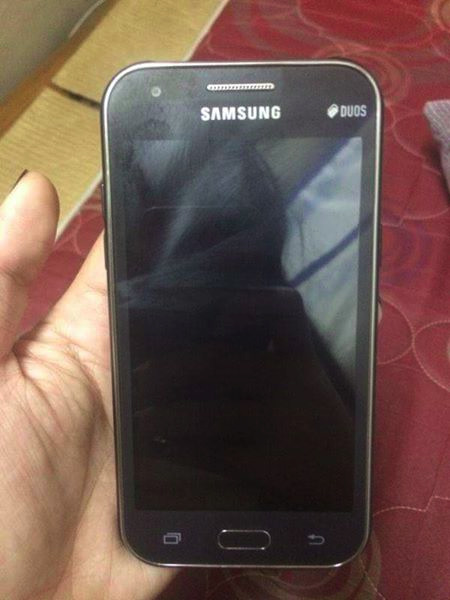 Samsung Galaxy J1 photo
